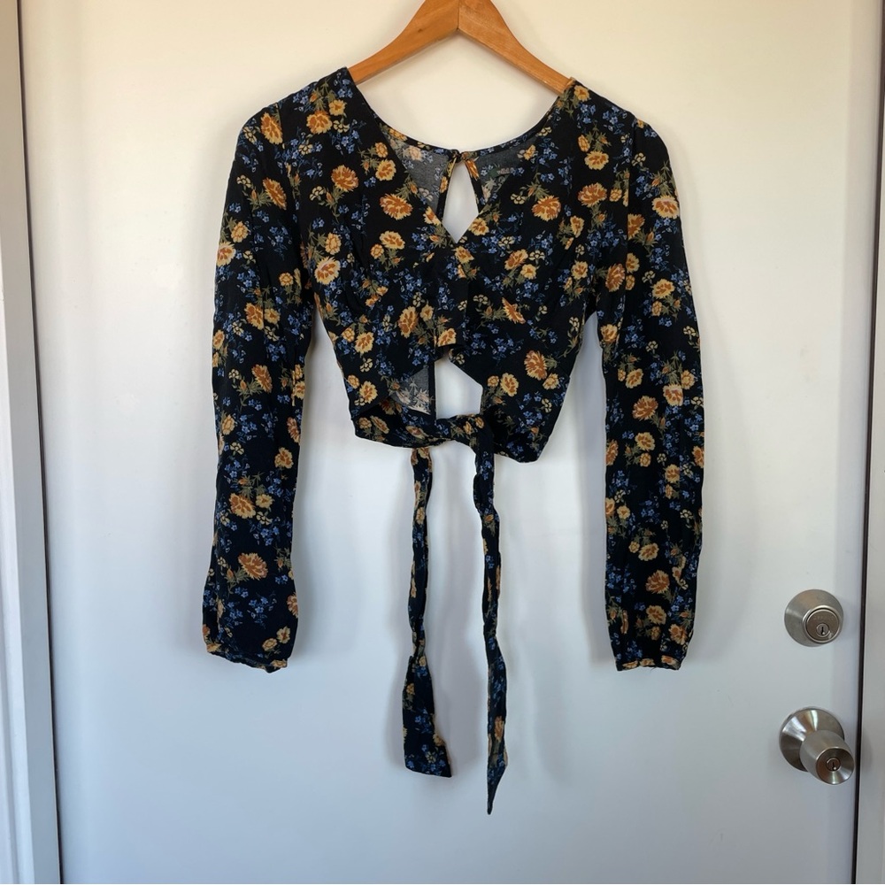 Wild Fable Black Floral Long Sleeve Crop Top